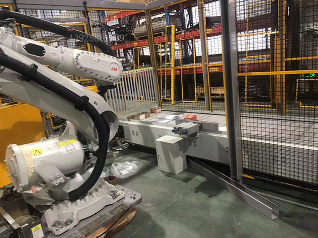 機器人鏈板生產線
